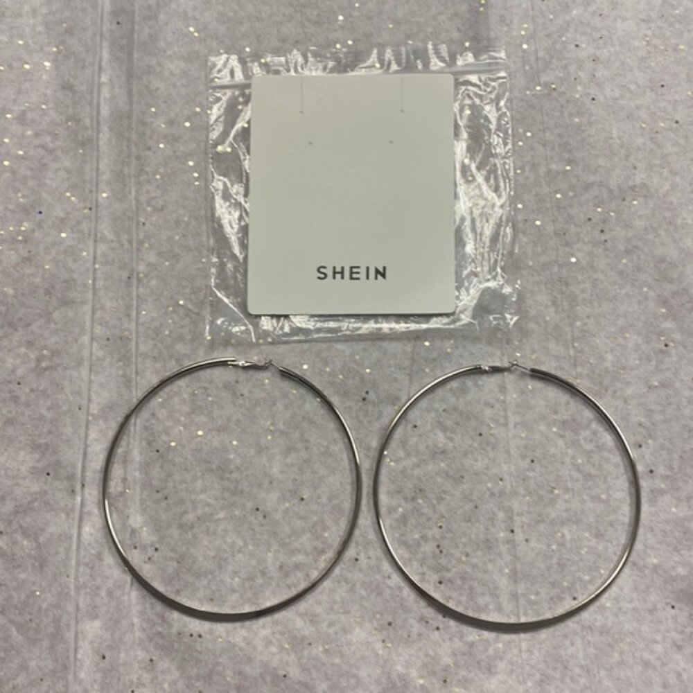 New never worn SHEIN LARGE HOOP EARRINGS!
